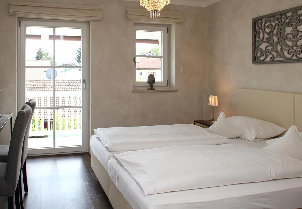 Hotel Zur Sonne ริมสติง ภายนอก รูปภาพ